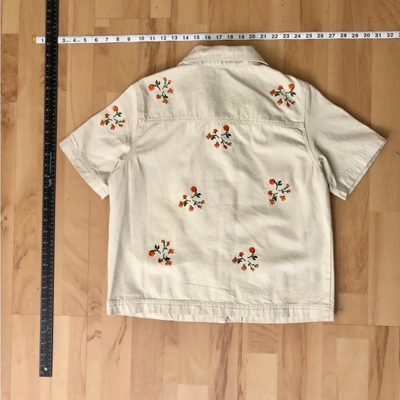 White Denim & Co floral jacket. Size small (fits small and medium) - Picture 3 of 3